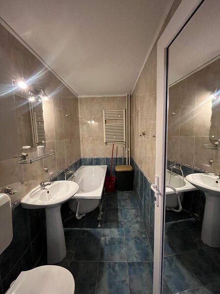 Vitan Mall, strada Vlad Judetu, gars. spatioasa, 42 mp utili.